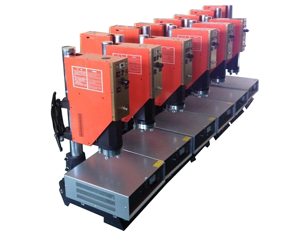 Ultrasonic plastic welding machine