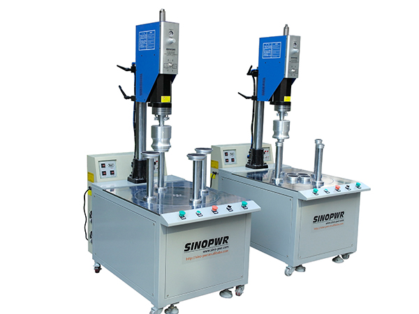 Multi-heads ultrasonic plastic welding machine